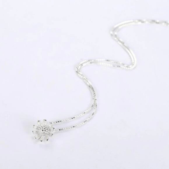 NEW 925 Sterling Silver Two Tone Daisy Necklace - Picture 4 of 8